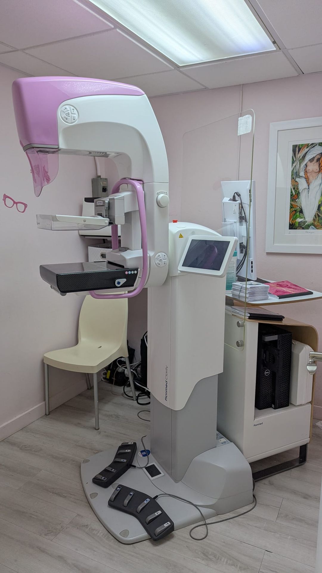 Instituto Sonoradiológico Hostos - Foto Cuarto Mamografia